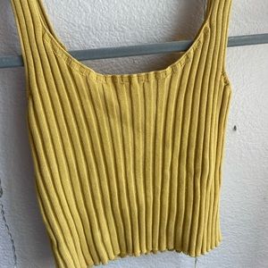 Simple yellow crop